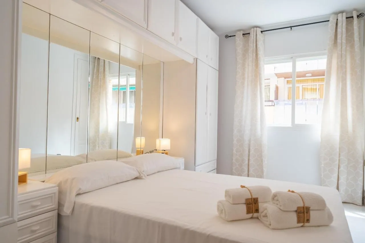 Homeholidaysrentals Caliz - Costa Barcelona Pineda de Mar