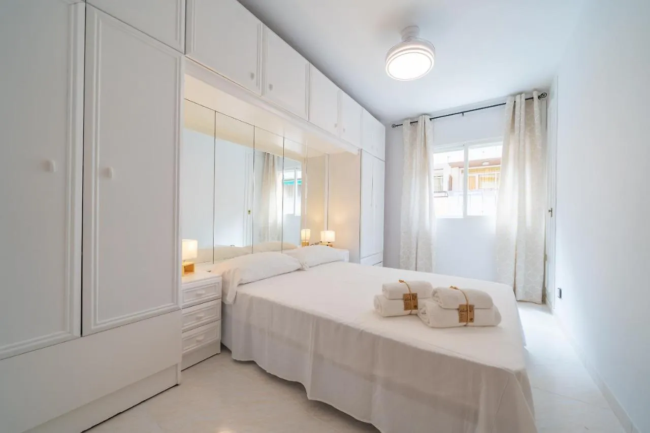 아파트 Homeholidaysrentals Caliz - Costa Barcelona 피네다데마르